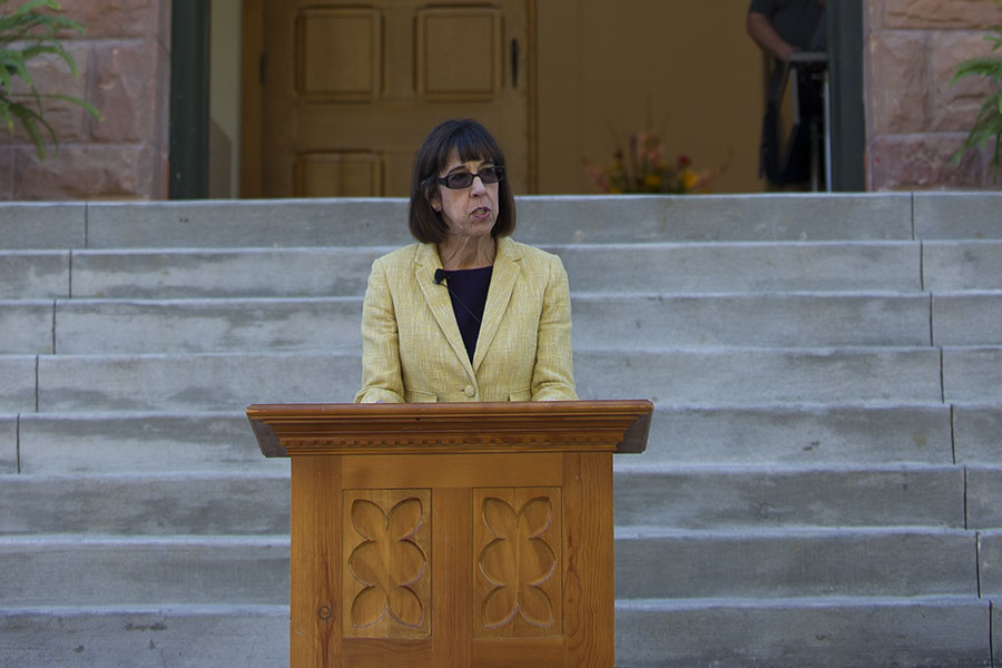 Knox College President gives Alumni Hall opening speech