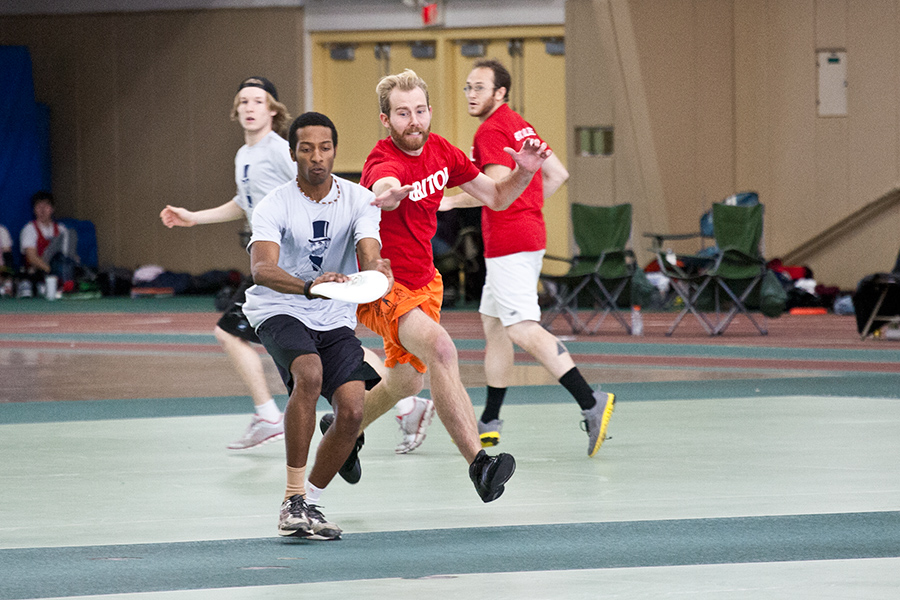 Knox students vs. alumni in a match at the 2013 Natalie Veneziano Ultimate Tournament.