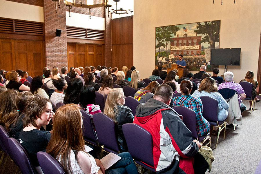 Newspaper reporter and Gale Scholar Antwon Martincovers the 2013 induction ceremony.