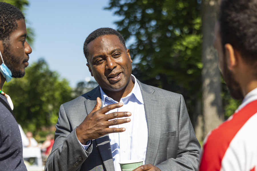 Knox College community members welcome President McGadney to campus.