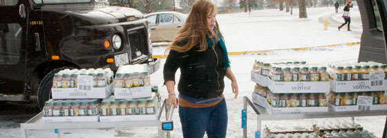 Rosie Worthen unloading food for The Lunch Spot