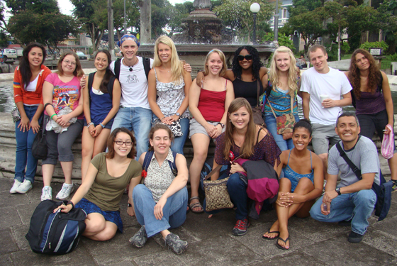 Matt McKinney with ACM Costa Rica students