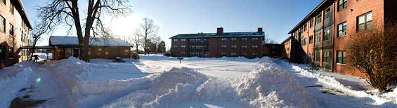 Snow on Knox campus