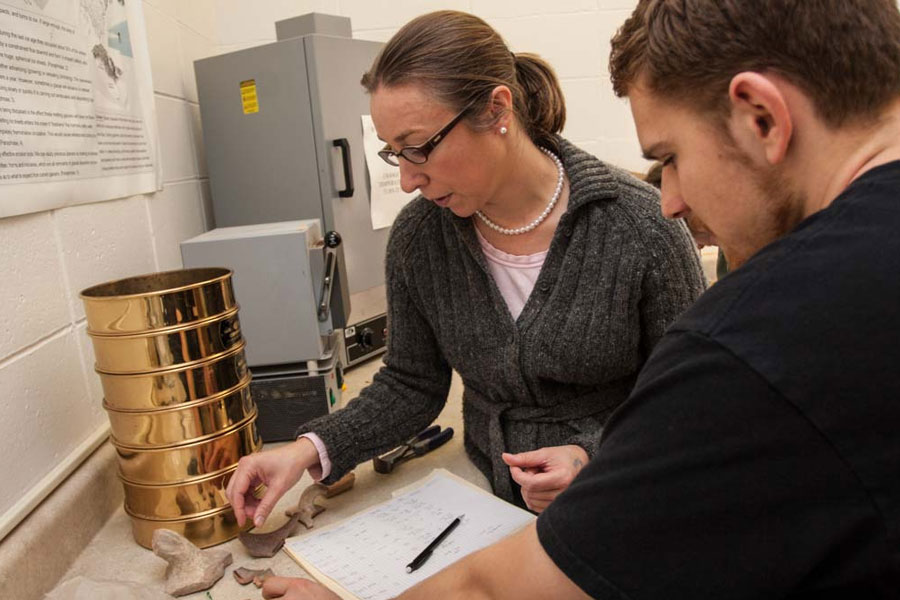 Using artifacts from a faculty member's archaelogical dig in Jordan, students develop skills in analyzing ancient pottery.