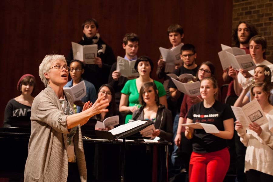 Laura Lane directs the Knox College Choir.