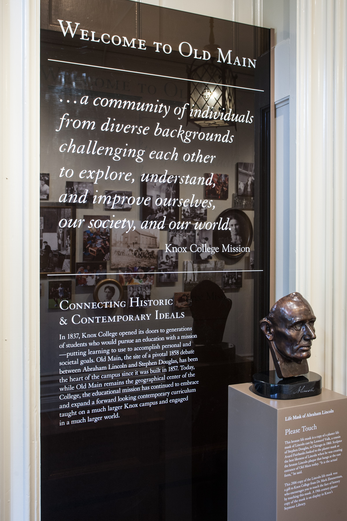 Life mask of Abraham Lincoln in Old Main at Knox College.