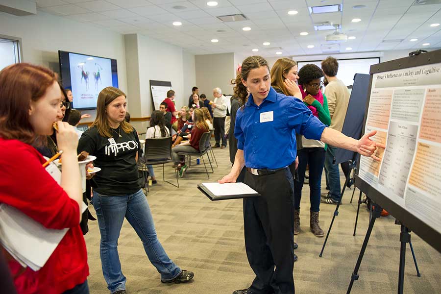 Kyle Baacke shares his research at the 2016 Horizons Conference