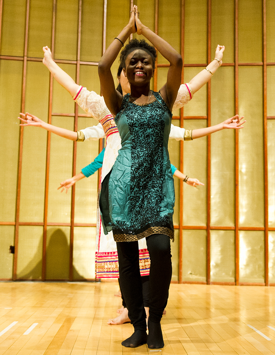 Students perform at International Fair 2016