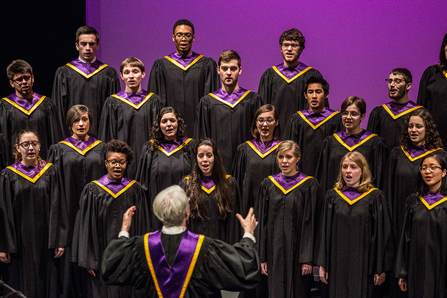 Knox College Choir performs