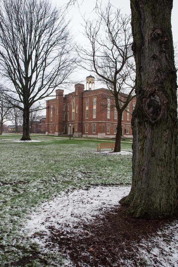 Old Main and snow on March 24, 2016