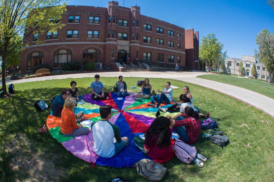 Knox College class meeting outside Seymour Union