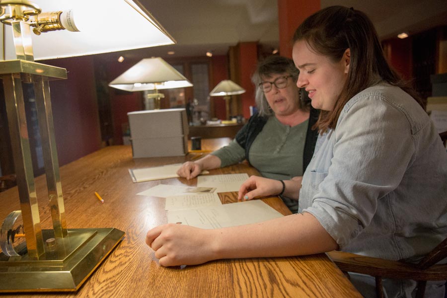 Emilie Barrett ‘20 Pursues Passion for Library Studies through Archives Internship