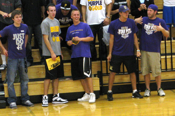 Fans watch Knox College volleyball team